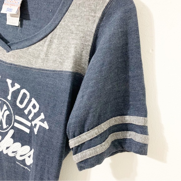 Genuine Merchandise New York Yankees V-neck Graphic Tee Two Toned Color Blocked - Picture 6 of 9